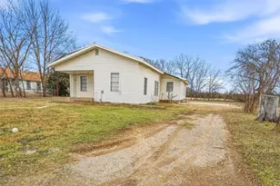 1412 Chase Ave, Cleburne, TX 76031 - Photo 21