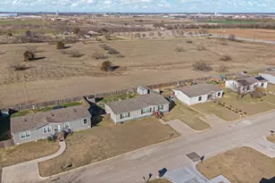 1418 Smooth Stone Dr, Cleburne, TX 76033 - Photo 17