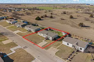 1418 Smooth Stone Dr, Cleburne, TX 76033 - Photo 3