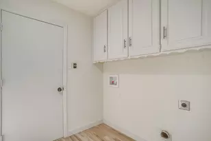 2421 Meadow Vw, Bedford, TX 76021 - Photo 19