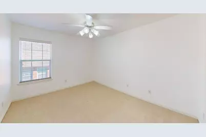 1020 Thorncliff Trail, Irving, TX 75063 - Photo 19