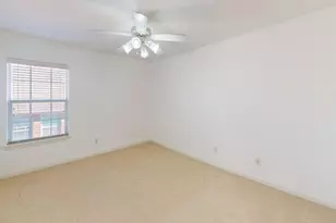 1020 Thorncliff Tr, Irving, TX 75063 - Photo 19