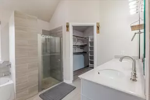 2400 San Gabriel Dr, Granbury, TX 76048 - Photo 17