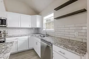 2400 San Gabriel Dr, Granbury, TX 76048 - Photo 11