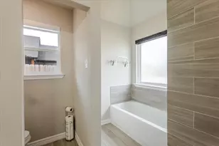 2400 San Gabriel Dr, Granbury, TX 76048 - Photo 19