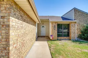 4429 Amherst Ln, Grand Prairie, TX 75052 - Photo 5