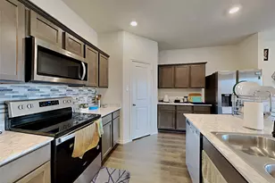 713 Glover Dr, Aubrey, TX 76227 - Photo 3