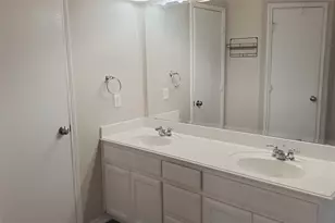 5424 Creek Hill Ln, Fort Worth, TX 76179 - Photo 11