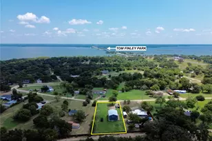 608 Mason Dr, Seven Points, TX 75143 - Photo 3