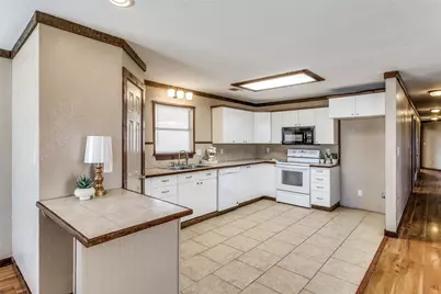 401 Ashwood Street, Azle, TX 76020 - Photo 9