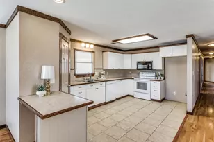 401 Ashwood St, Azle, TX 76020 - Photo 9