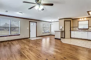 401 Ashwood St, Azle, TX 76020 - Photo 9