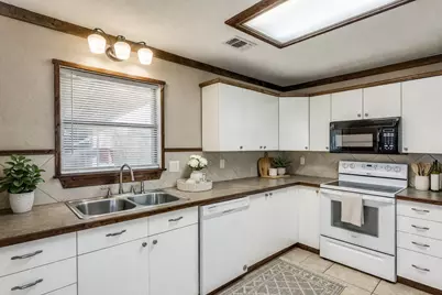 401 Ashwood Street, Azle, TX 76020 - Photo 3