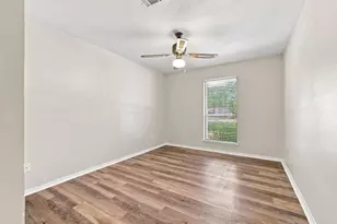 225 Red Oak Ln, Powderly, TX 75473 - Photo 11