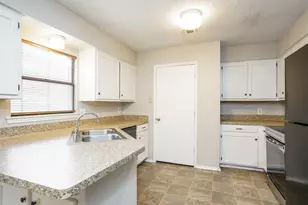 2320 Sundrop Ct, Fort Worth, TX 76108 - Photo 5