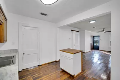 101 E Miller Street, Burleson, TX 76028 - Photo 9