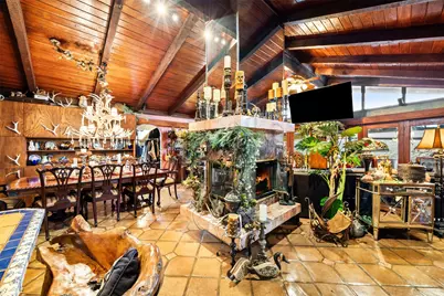 804 Valley Oaks Court, Arlington, TX 76012 - Photo 3