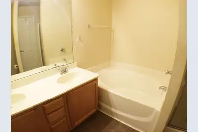 1006 Godwin Avenue, Glenn Heights, TX 75154 - Photo 9