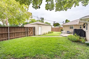 10631 Larchfield Ln, Dallas, TX 75238 - Photo 31