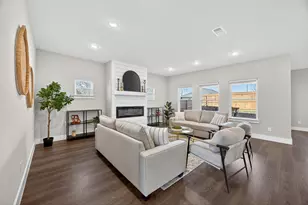 1913 E Myrtle St, Fort Worth, TX 76104 - Photo 3