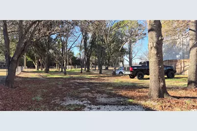 1712 Island Village Court, Granbury, TX 76048 - Photo 3