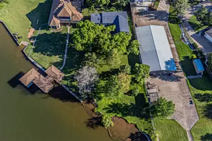 1712 Island Village Ct, Granbury, TX 76048 - Photo 21