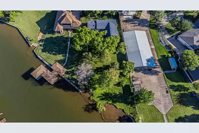 1712 Island Village Court, Granbury, TX 76048 - Photo 3
