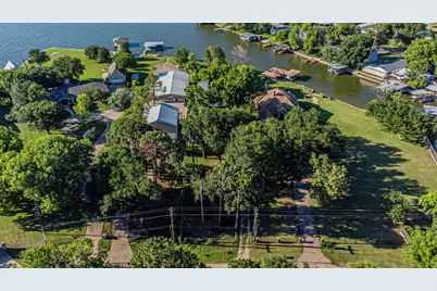 1712 Island Village Court, Granbury, TX 76048 - Photo 25