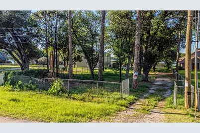 1712 Island Village Court, Granbury, TX 76048 - Photo 13