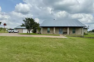 302 Poplar St, Hico, TX 76457 - Photo 5