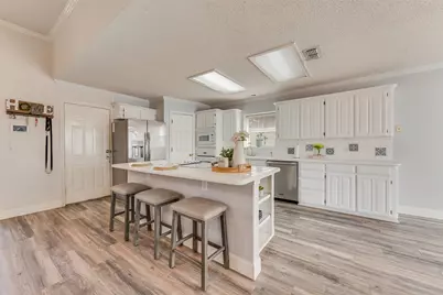 6200 Pennsylvania Avenue, Arlington, TX 76017 - Photo 15