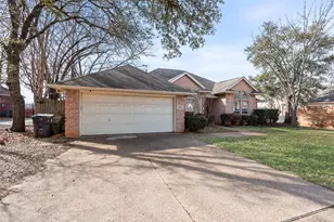 6200 Pennsylvania Ave, Arlington, TX 76017 - Photo 3