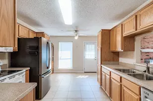 809 Birkhill Trail, Arlington, TX 76001 - Photo 7