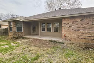 715 Hallvale Dr, White Settlement, TX 76108 - Photo 11