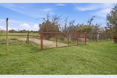 1565 County Road 233, Stephenville, TX 76401 - Photo 9