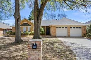 6009 Kenilworth Dr, Arlington, TX 76001 - Photo 1