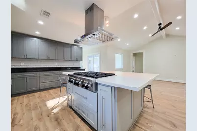 10335 Emnora Lane, Houston, TX 77043 - Photo 9