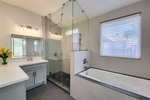 10335 Emnora Ln, Houston, TX 77043 - Photo 19