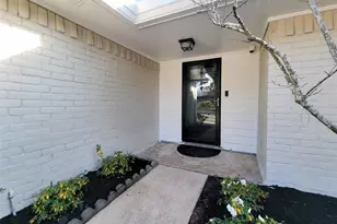 10335 Emnora Ln, Houston, TX 77043 - Photo 3