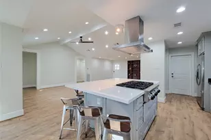 10335 Emnora Ln, Houston, TX 77043 - Photo 7