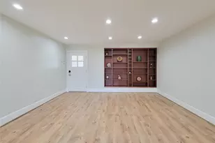 10335 Emnora Ln, Houston, TX 77043 - Photo 15