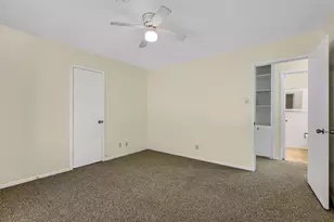 910 Kiowa Dr W, Lake Kiowa, TX 76240 - Photo 13