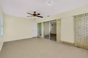 910 Kiowa Dr W, Lake Kiowa, TX 76240 - Photo 11