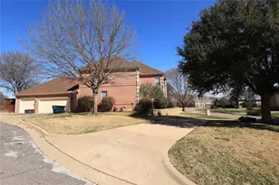 8925 Hunters Glen Trail, Fort Worth, TX 76120 - Photo 3