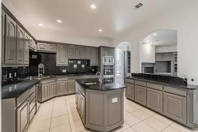 8925 Hunters Glen Trail, Fort Worth, TX 76120 - Photo 21