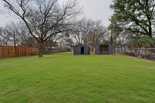 420 Hillcrest St, Mansfield, TX 76063 - Photo 25