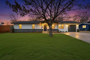 420 Hillcrest St, Mansfield, TX 76063 - Photo 3