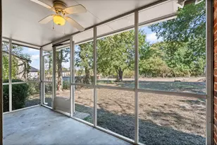 321 Meadow Park Dr, White Settlement, TX 76108 - Photo 17