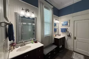 201 E Hayes Ave, Whitney, TX 76692 - Photo 11