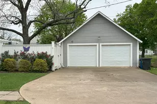 201 E Hayes Ave, Whitney, TX 76692 - Photo 33